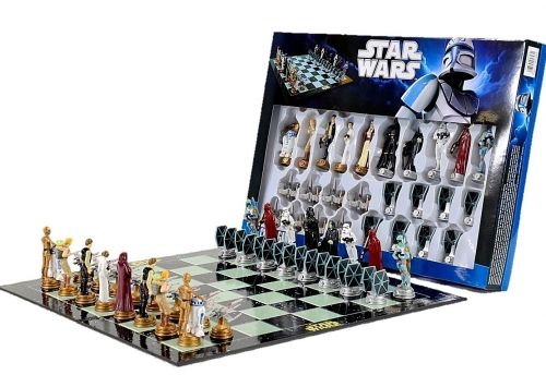 STAR WARS CLASSIC   MERCHANDISE   CHESS SET / GAME  