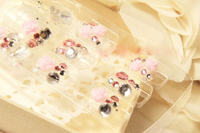 24 PCS Japanese Pre design 3D Rose Glitter Diamond White False Nail 