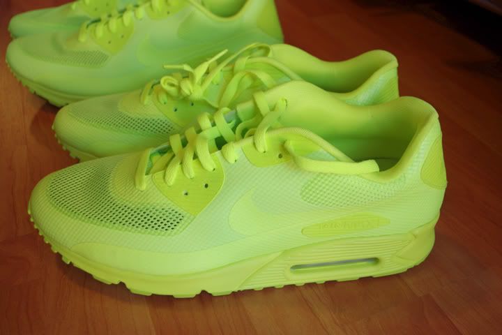 100%AUTH Nike Air Max 90 Hyperfuse Premium HYP PRM Volt Limited 