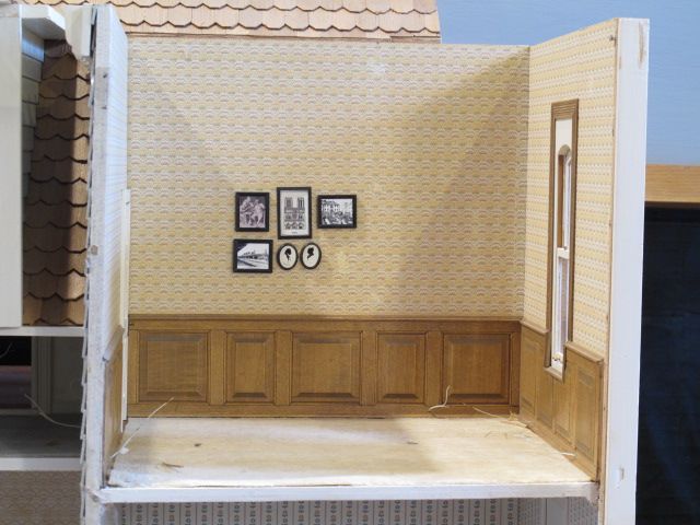 51 Queen Ann Victorian Harlingen Miniature Doll House Fully Furnished 