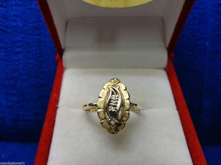 VINTAGE 10K TWO TONE GOLD DIAMOND PRINCESS RING, SIZE 6. THIS RING 