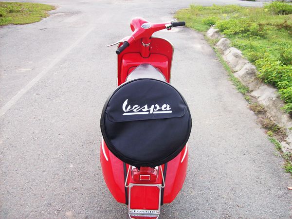 Vespa VBC Super 1966 in super red Vespa VBC Super 1966 in super red 