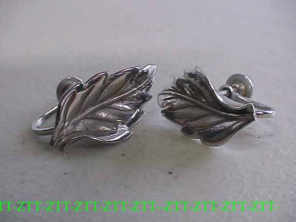 Vintage Beau Sterling Silver Screw Back Leaf Earrings  