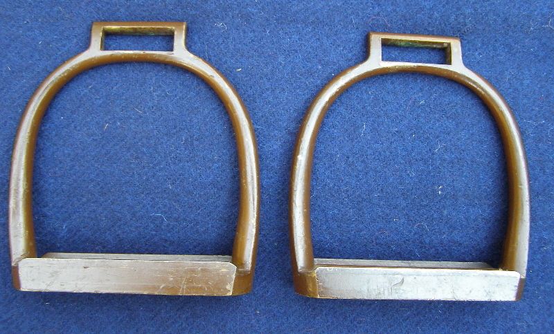 Pair of U.S. Artillery Stirrups, 1905 (93 B)  