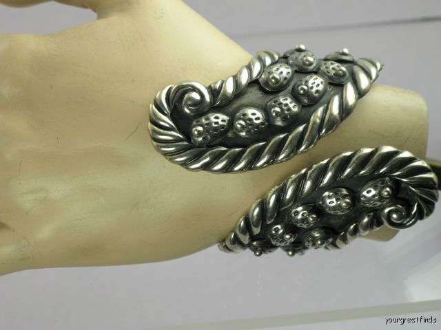 VINTAGE MEXICAN STERLING SILVER PRICKLY PEAR CACTUS CLAMPER BRACELET 