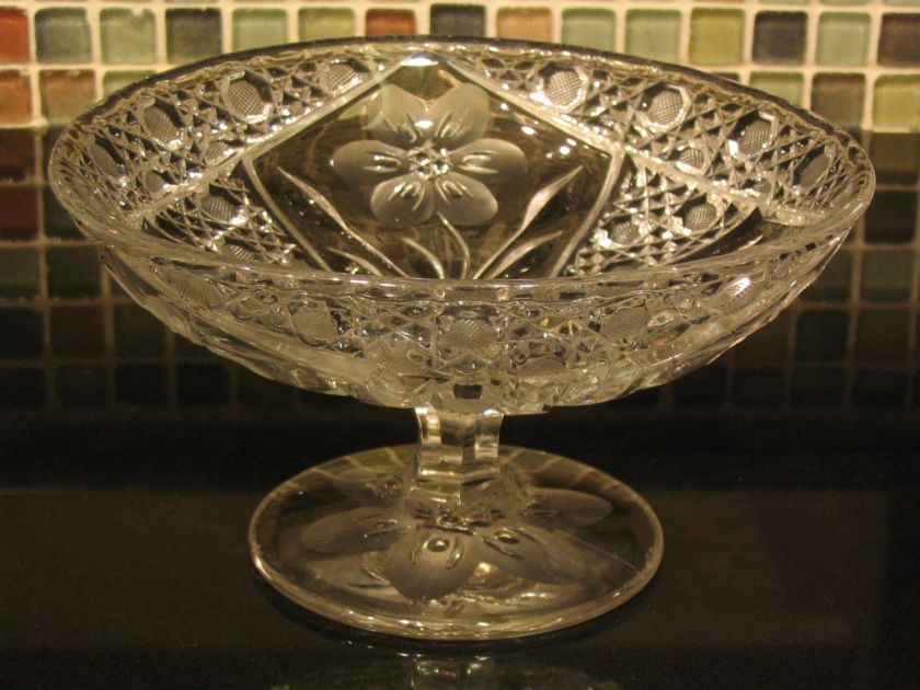 Clear Pressed Glass Etched Daisy and Button Bowl  