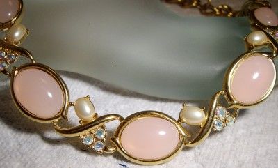 LOVELY TRIFARI PINK MOONGLOW CABOCHON RS GOLD NECKLACE  