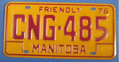 1976 MANITOBA CAR LICENSE PLATE #CNG485  