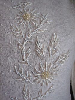 LOVELY VINTAGE 50s SWEATER IS MADE IN THE BRITISH CROWN COLONY OF 