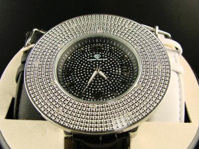   Jojo and Jojino. The watch features a total of 12 diamonds on the