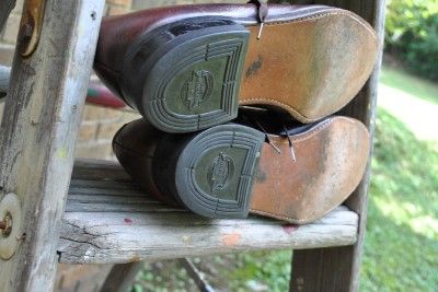   AUCTION IS FOR A PAIR OF MENS VINTAGE FLORSHEIM SPECTATOR DRESS SHOES