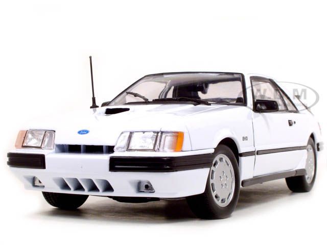 1986 FORD MUSTANG SVO WHITE 118 SCALE DIECAST MODEL  