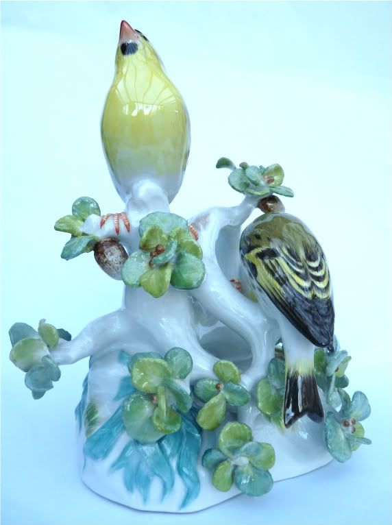 VERY FINE LARGE MEISSEN BIRD GROUP FIGURINE 3 BIRDS ON FOLIATE 