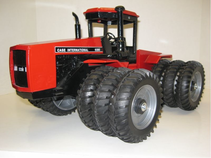 Up for sale is a 1/16 CASE IH 9280 Limited Edition tractor with 