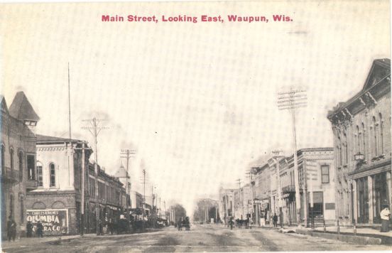 WI WAUPUN MAIN ST EAST TOWN VIEW CIRCA 1912 M13035  