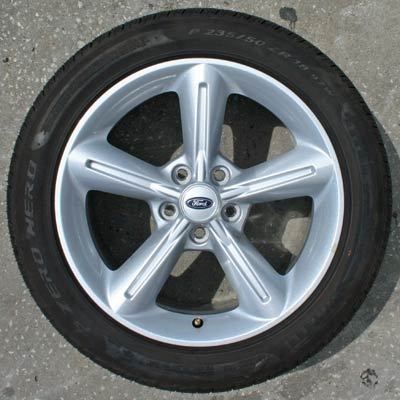 18 2005 2010 Ford Mustang Wheels & Pirelli Tires   Set of 4   New 