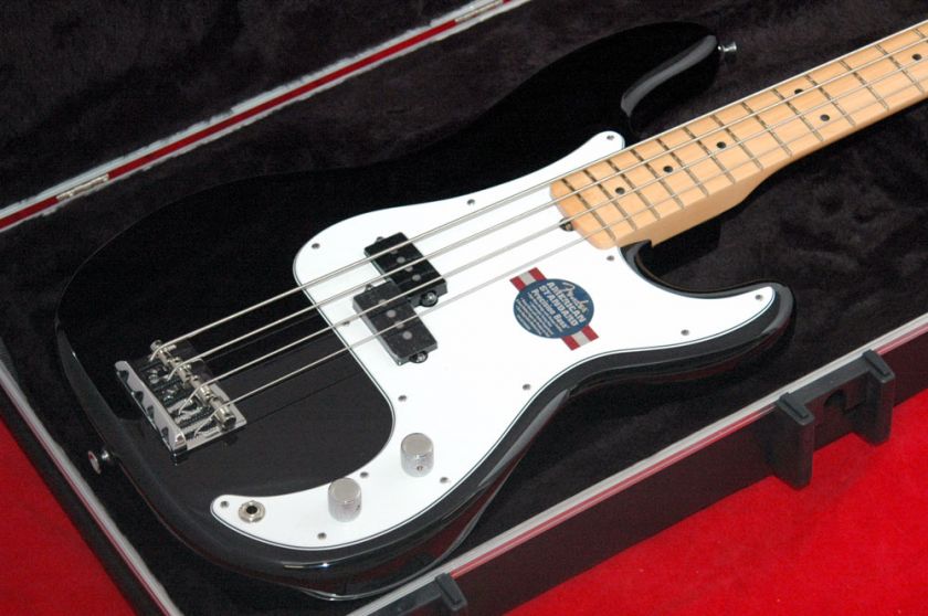 New USA Fender ® American Standard P Bass, MN, Black  