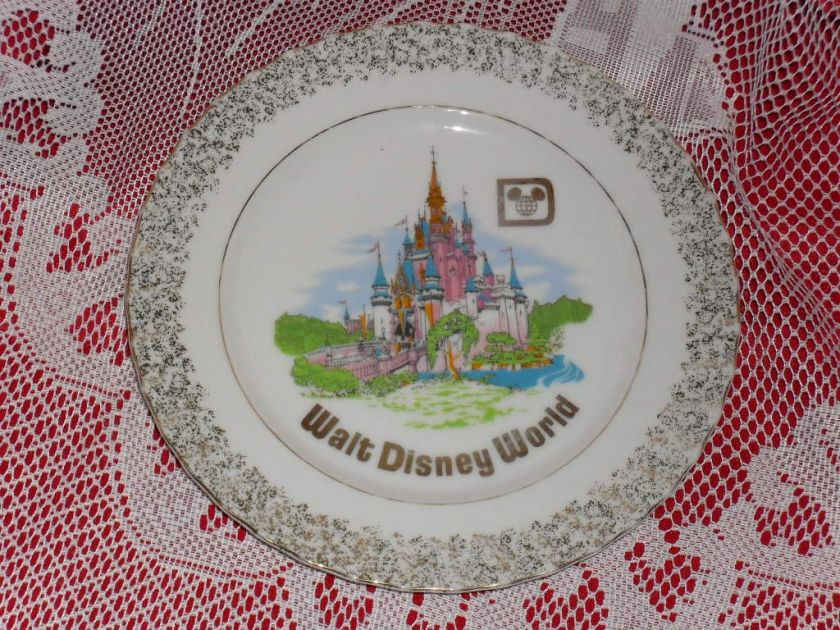 WALT DISNEY WORLD Collectors Plate JAPAN  